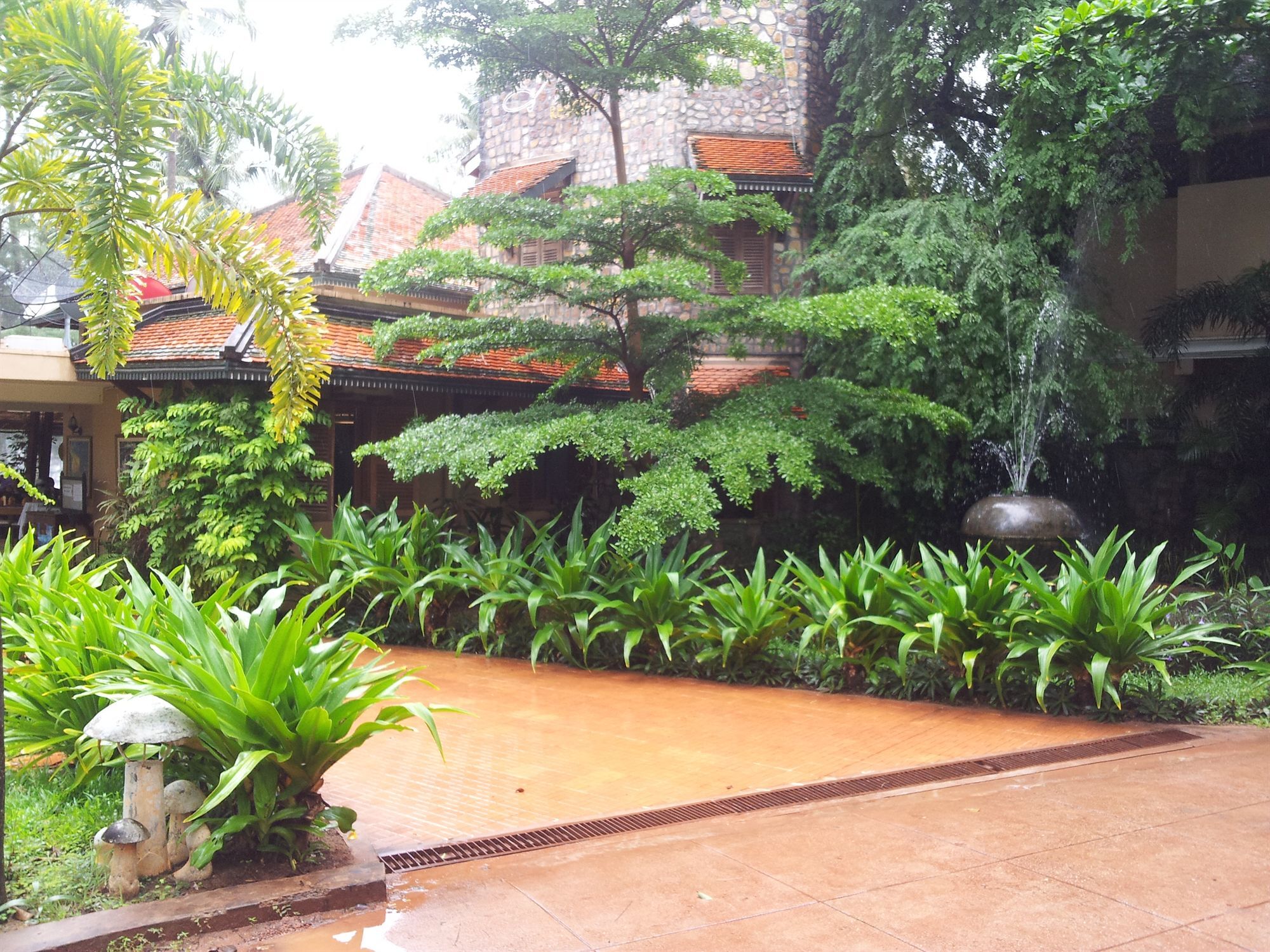 קמפוט Nataya Round House Coral Bay Resort מראה חיצוני תמונה