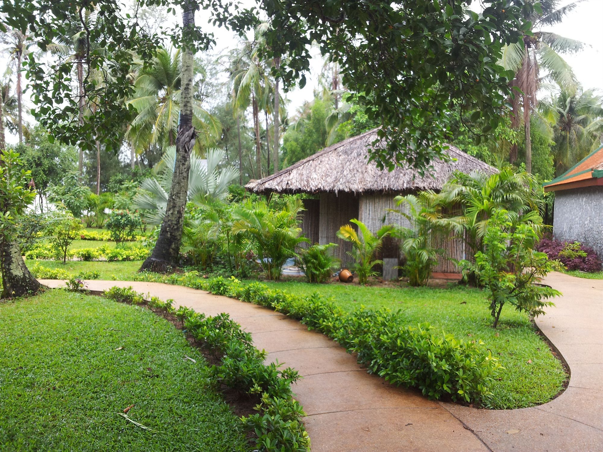 קמפוט Nataya Round House Coral Bay Resort מראה חיצוני תמונה